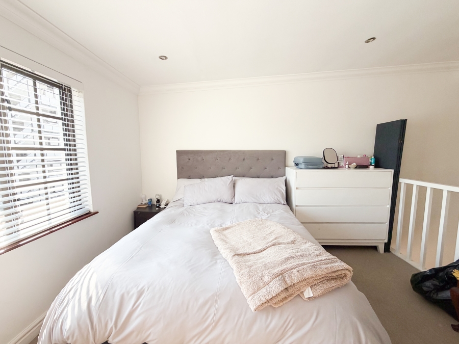 To Let 2 Bedroom Property for Rent in Wynberg Upper Western Cape